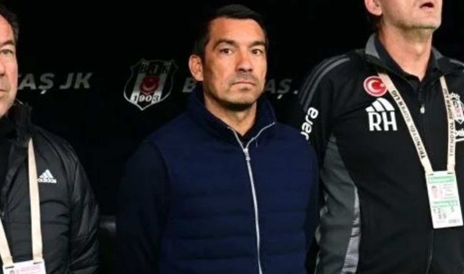 Giovanni van Bronckhorst maç sonu şaşkınlığını gizleyemedi! ‘Takımı ilk defa böyle görüyorum’