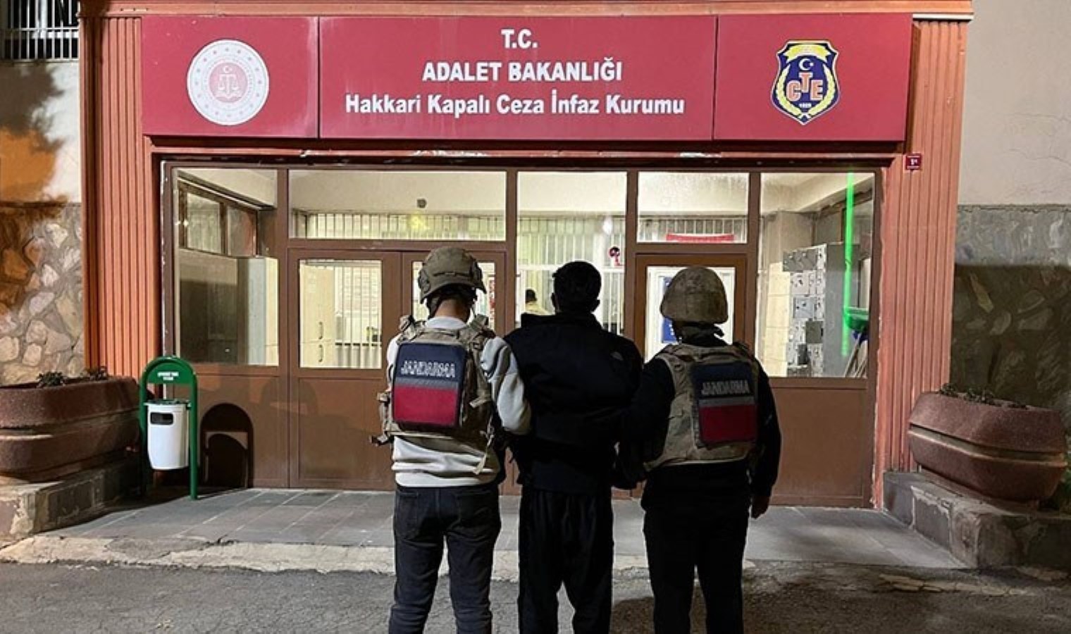 Hakkari’de çocuğa cinsel istismardan 32 yıl hapis cezası bulunan şahıs yakalandı