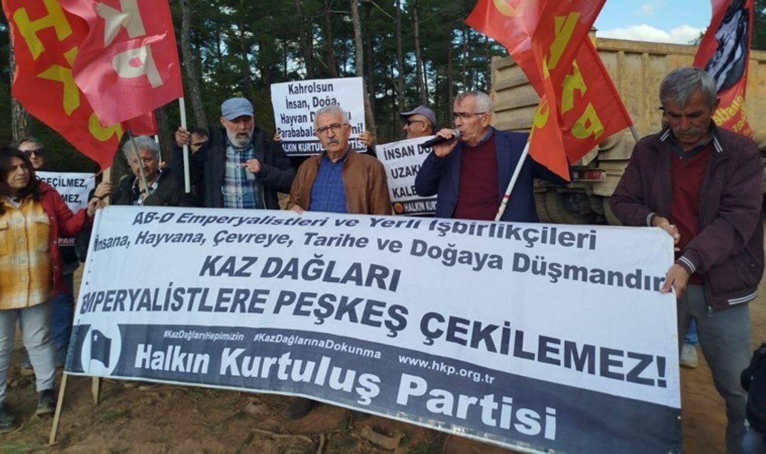 HKP, Kazdağları’ndaki ağaç katliamını protesto etti: ‘Neden her zaman bu beşli çete karşımıza çıkıyor?’