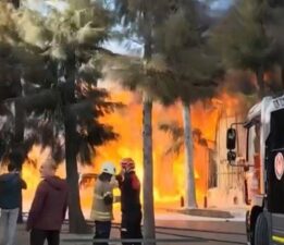 İzmir’de kimya fabrikasında yangın paniği!