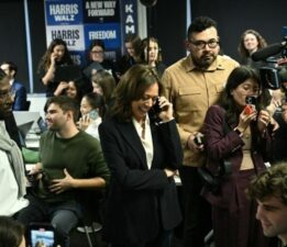 Kamala Harris, telefondan destekçilerine seslendi: Bu seçim kesinlikle çok önemli