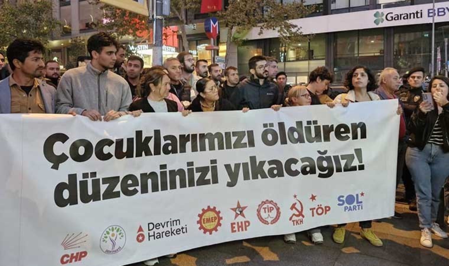 Katledilen 6 yaşındaki Şirin için İstanbul’da protesto: ‘Çocuklarımızı öldüren düzeninizi yıkacağız’