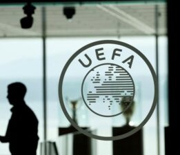 Kopenhag maçında küfürlü pankart açılmıştı: UEFA, Başakşehir’den özür diledi