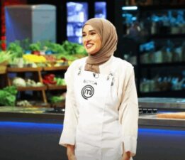 MasterChef’te olay sakatlık: Beyza’nın yüzüne kaynar yağ döküldü! Yarışmacı acil olarak hastaneye kaldırıldı!