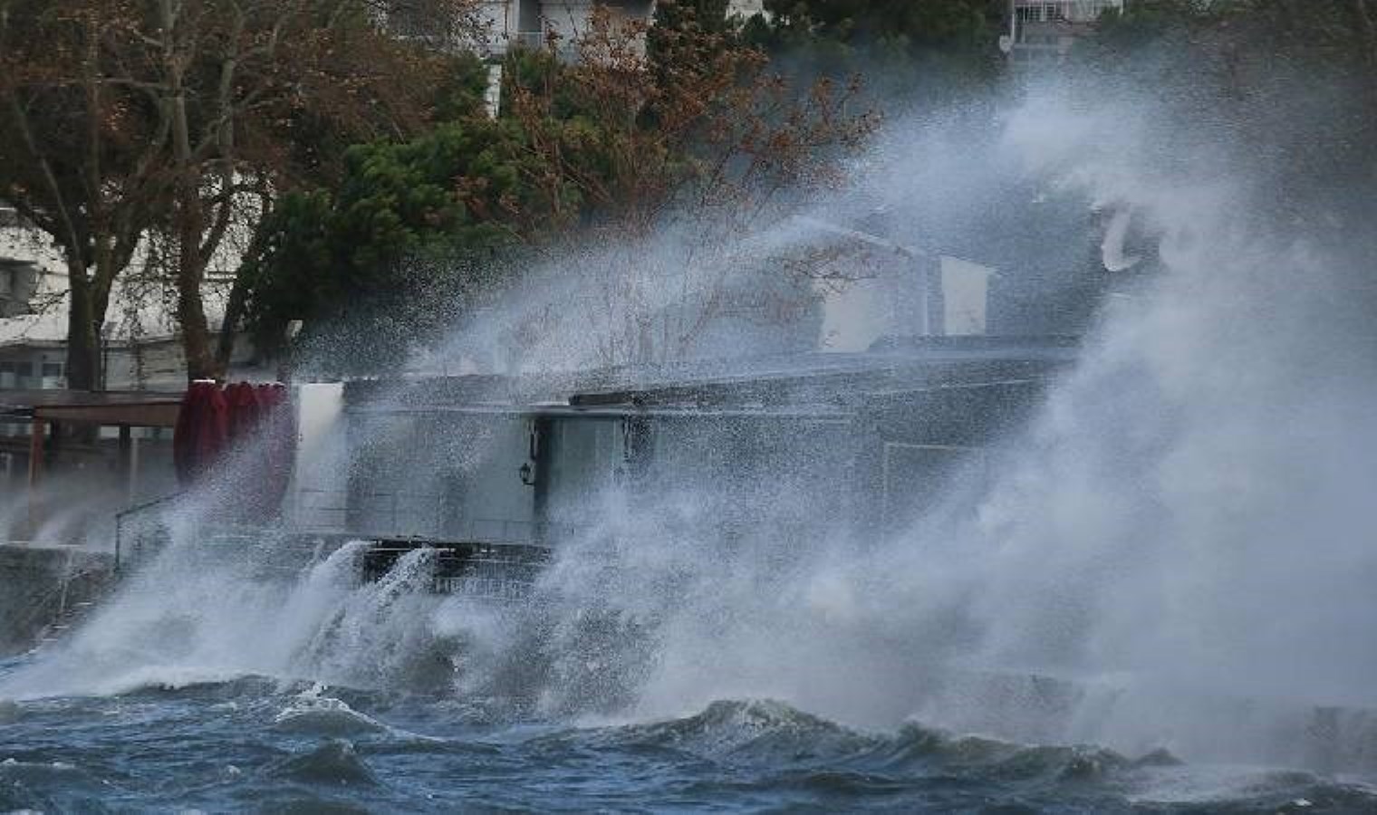 Meteoroloji saat verdi: Ege Denizi’nde fırtına bekleniyor!