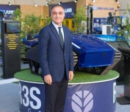 New Holland Adana Tarım Fuarı’nda çevreci traktör ve otonom tarım robotunu tanıttı