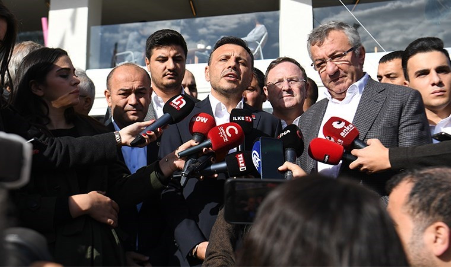 Özgür Çelik ‘saat’ vererek duyurdu: CHP’nin Esenyurt’ta adalet nöbeti başlıyor