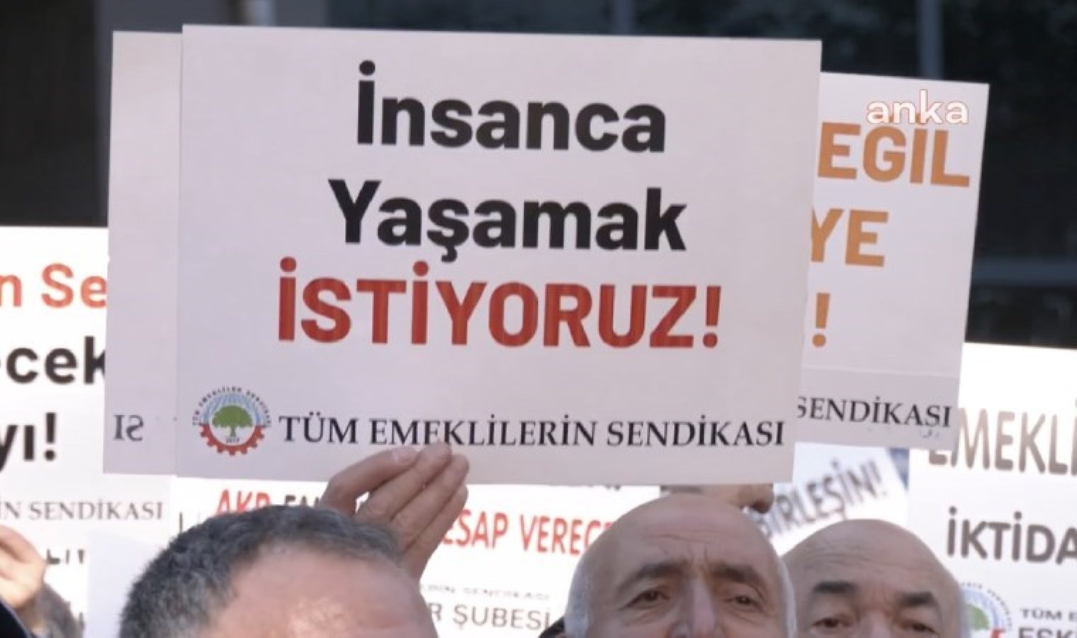 Tüm Emeklilerin Sendikası üyeleri Ankara’dan seslendi: ”ktidarın ‘para yok’ açıklamaları gerçeği yansıtmıyor”