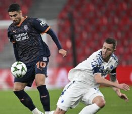 UEFA, Kopenhag’a izin vermişti: Başakşehir’den küfürlü pankarta cevap!