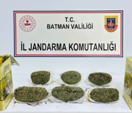 Yağ tenekeleri içinde 5 kilo 800 gram ‘kubar esrar’ ele geçirildi