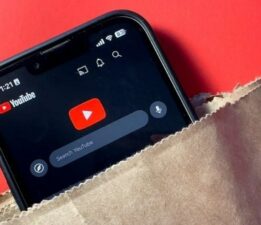 YouTube Android ve iOS için yeni bir tasarım deniyor