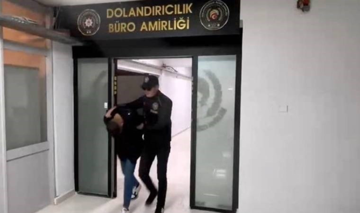 4 kişiyi dolandıran sahte savcı yakalandı