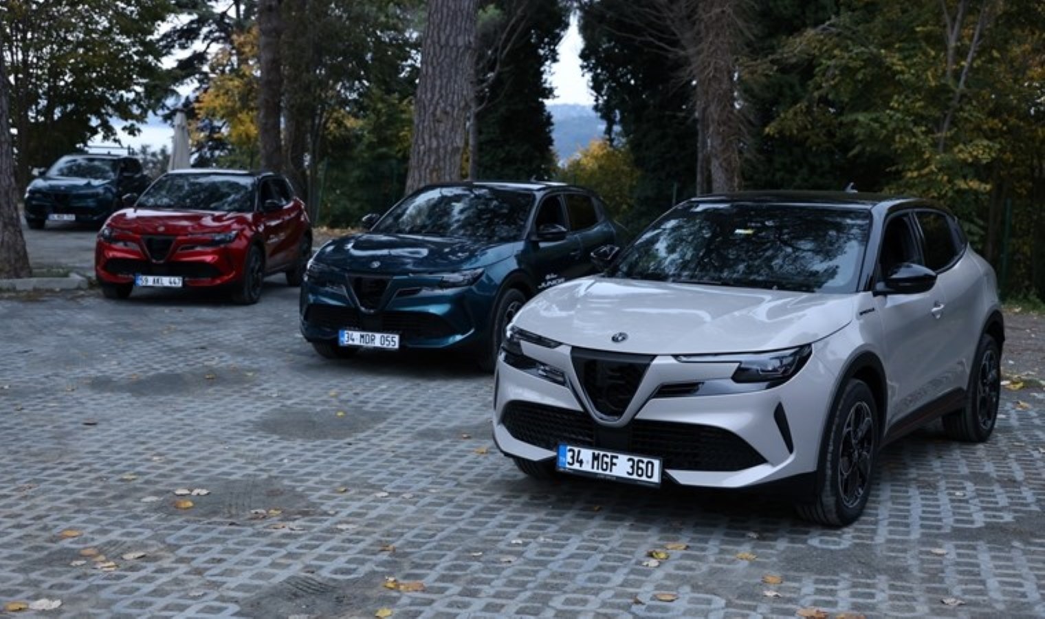 Alfa Romeo Junior hem verimli hem sportif! Model hibrit ve elektrikli olarak yola çıktı: İşte fiyatları ve tüm ayrıntılar…