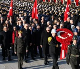 Anıtkabir’de yine o görüntüler: ‘Reis’ sloganlarıyla bağırıp çağırdılar