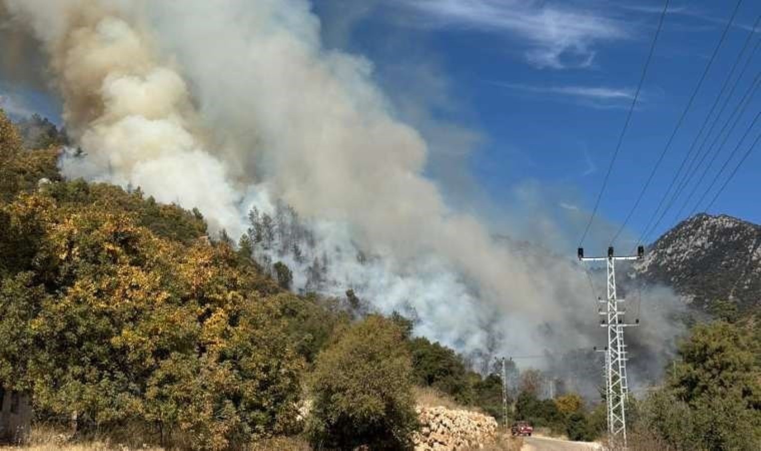 Antalya’da orman yangını: Ekipler müdahale ediyor!