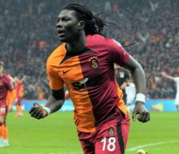 Bafetimbi Gomis’ten futbola veda!