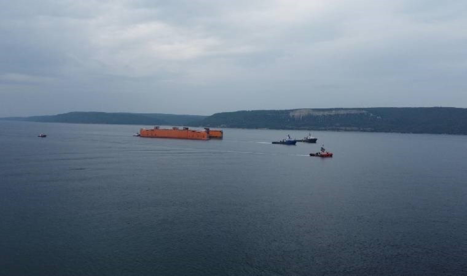 Çanakkale Boğazı, gemilere tek yönlü kapatıldı