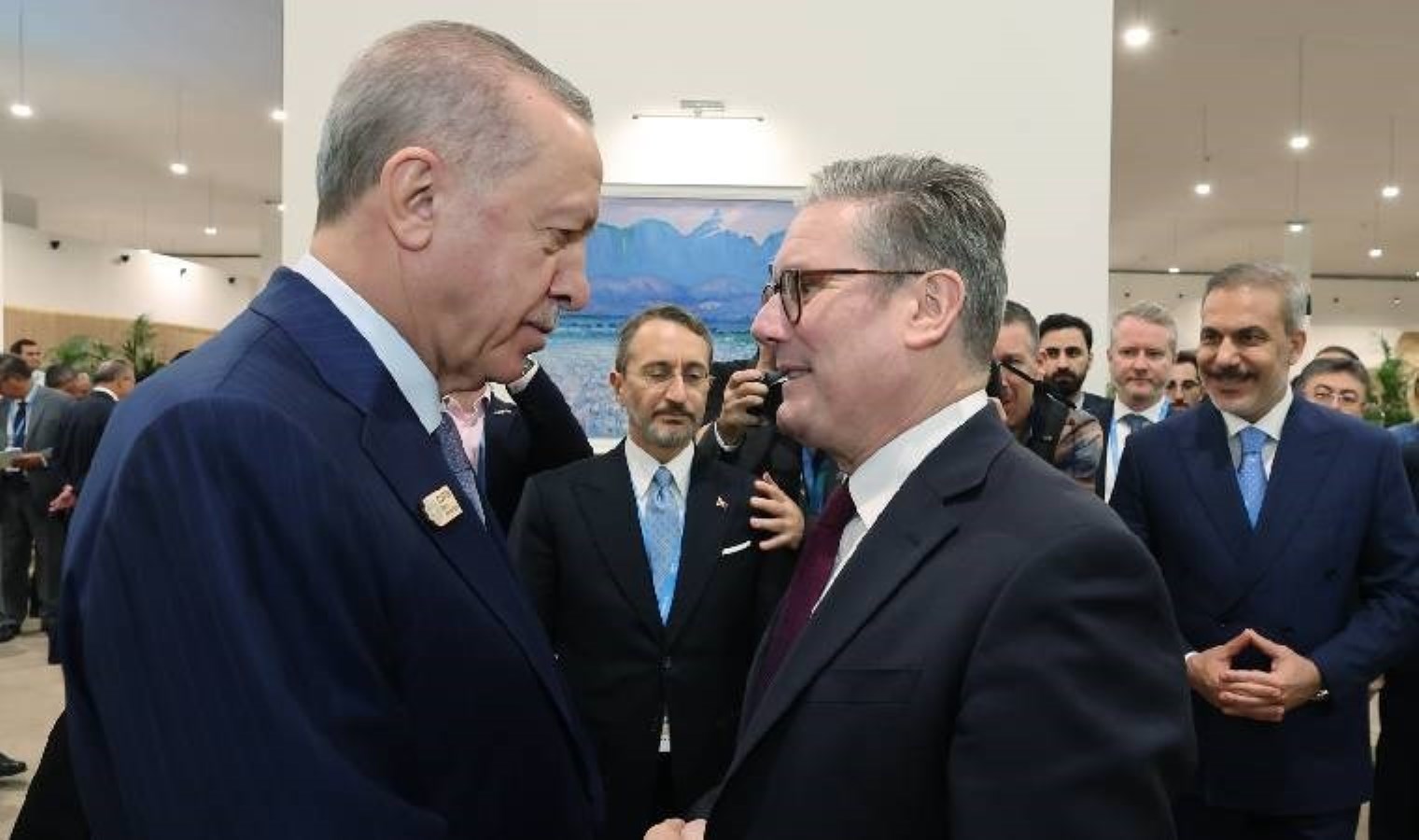 Cumhurbaşkanı Erdoğan, İngiltere Başbakanı Keir Starmer ile görüştü!