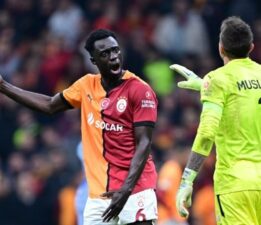 Davinson Sanchez’den Galatasaray’a kötü haber!