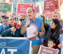 Eğitimdeki liyakatsizliğe dikkat çeken Eğitim-İş MEB’in önünde bir araya geldi: ‘Torpilin önüne geçeceğiz’