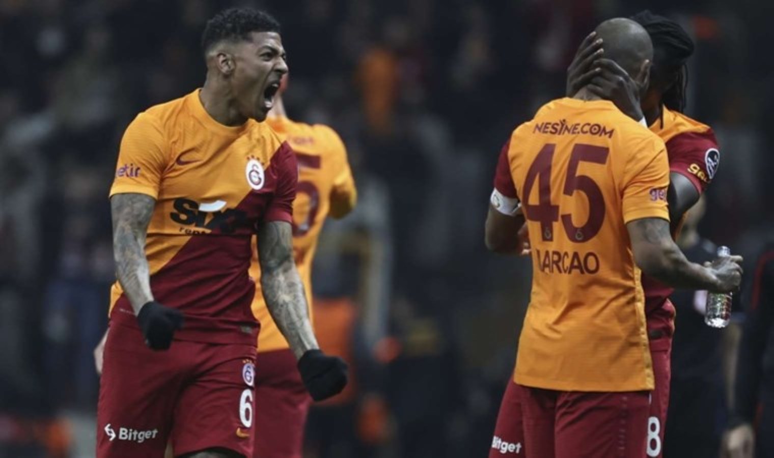 Eski Galatasaraylı Patrick van Aanholt’un yeni takımı belli oldu!