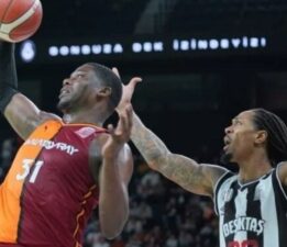 Galatasaray geriden gelip Beşiktaş karşısında kazanmasını bildi!