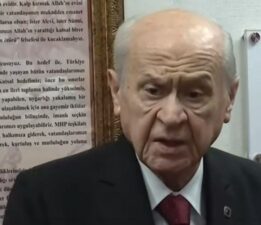 Gazeteciler Cemiyeti’nden gazeteciyi azarlayan Devlet Bahçeli’ye tepki: ‘Meslektaşımızın yanındayız’