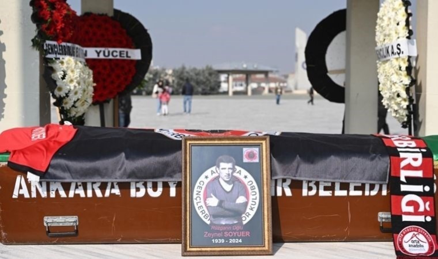 Gençlerbirliği’nin eski futbolcularından Zeynel Soyuer, son yolculuğuna uğurlandı