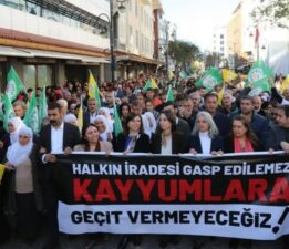 İçişleri Bakanlığı’ndan kayyum açıklaması: “Yasa dışı gösteri eylemlerine katılan 253 şüpheli gözaltına alındı”