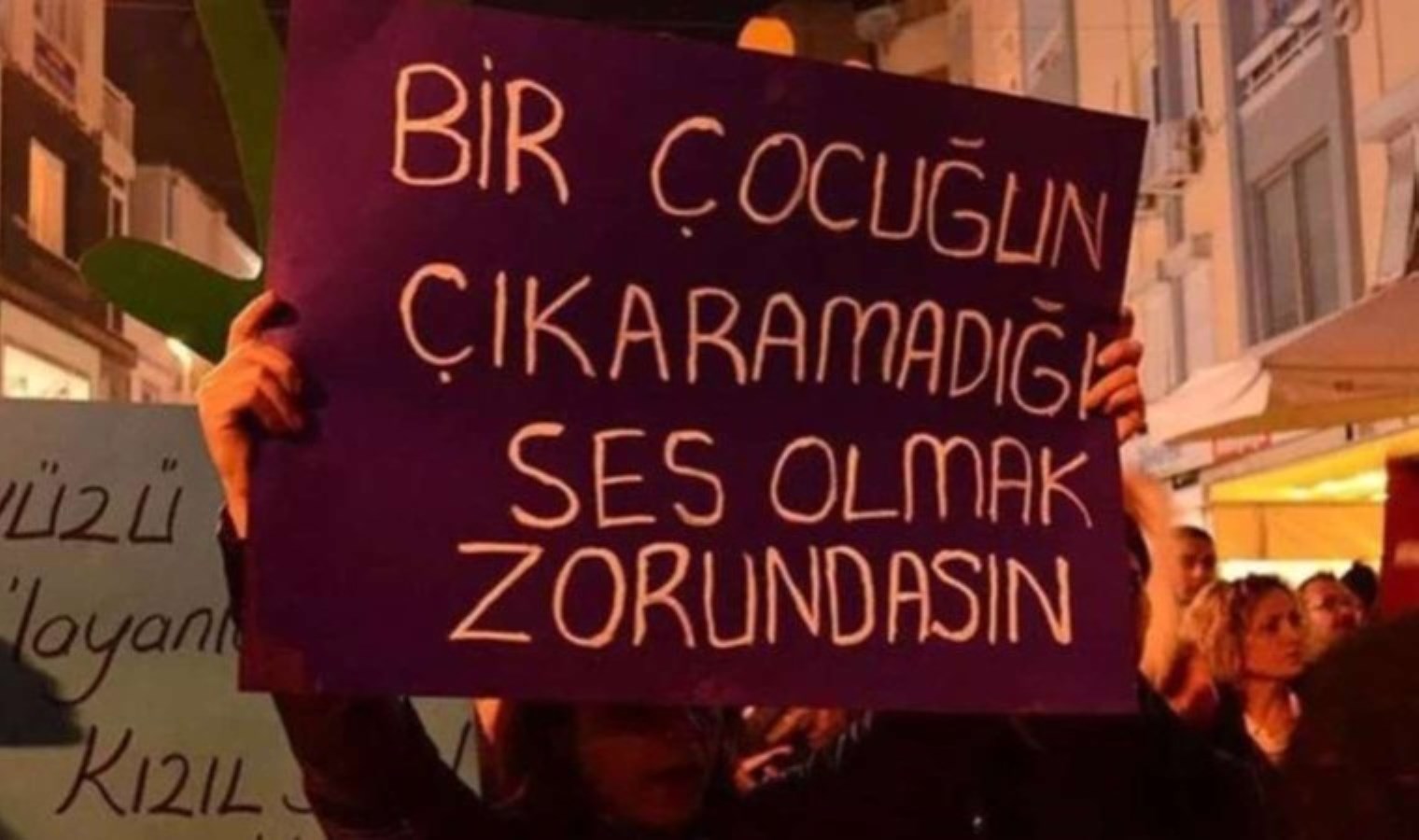 İzmir’de 13 yaşındaki çocuk AIDS nedeniyle öldü: Cinsel istismar bulgusu!