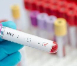 İzmir’de 13 yaşındaki çocuk AİDS’ten öldü, babanın HIV testi pozitif çıktı: Bakanlıktan ‘cinsel istismar’ iddialarına yanıt!