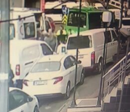 Kağıthane’de minibüs dehşet saçtı: 6 yaralı