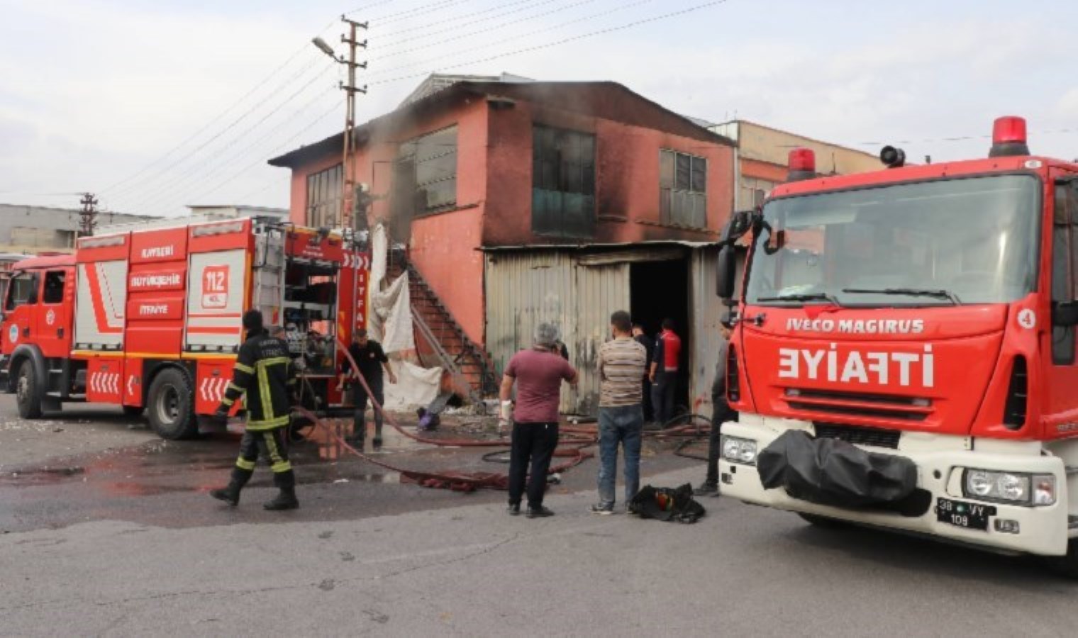 Kayseri’de sünger atölyesinde korkutan yangın!