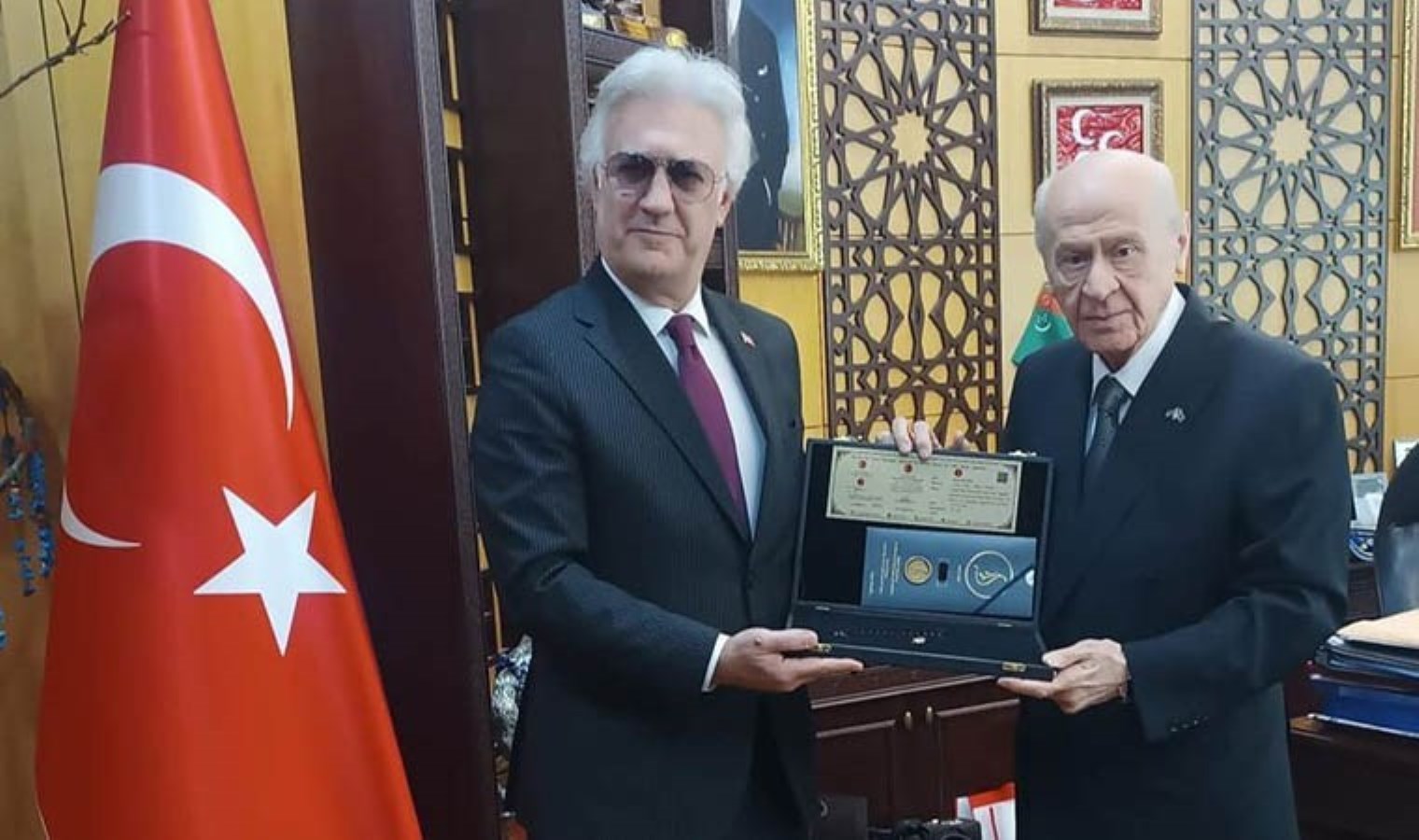 Tamer Karadağlı Devlet Bahçeli’yi ziyaret etti