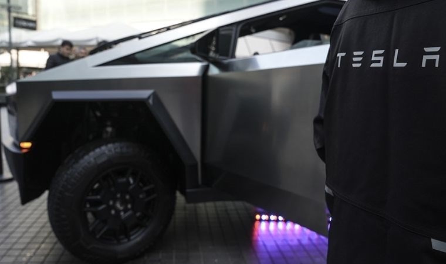 Tesla’nın elektrikli kamyoneti Cybertruck Ankara’ya ulaştı