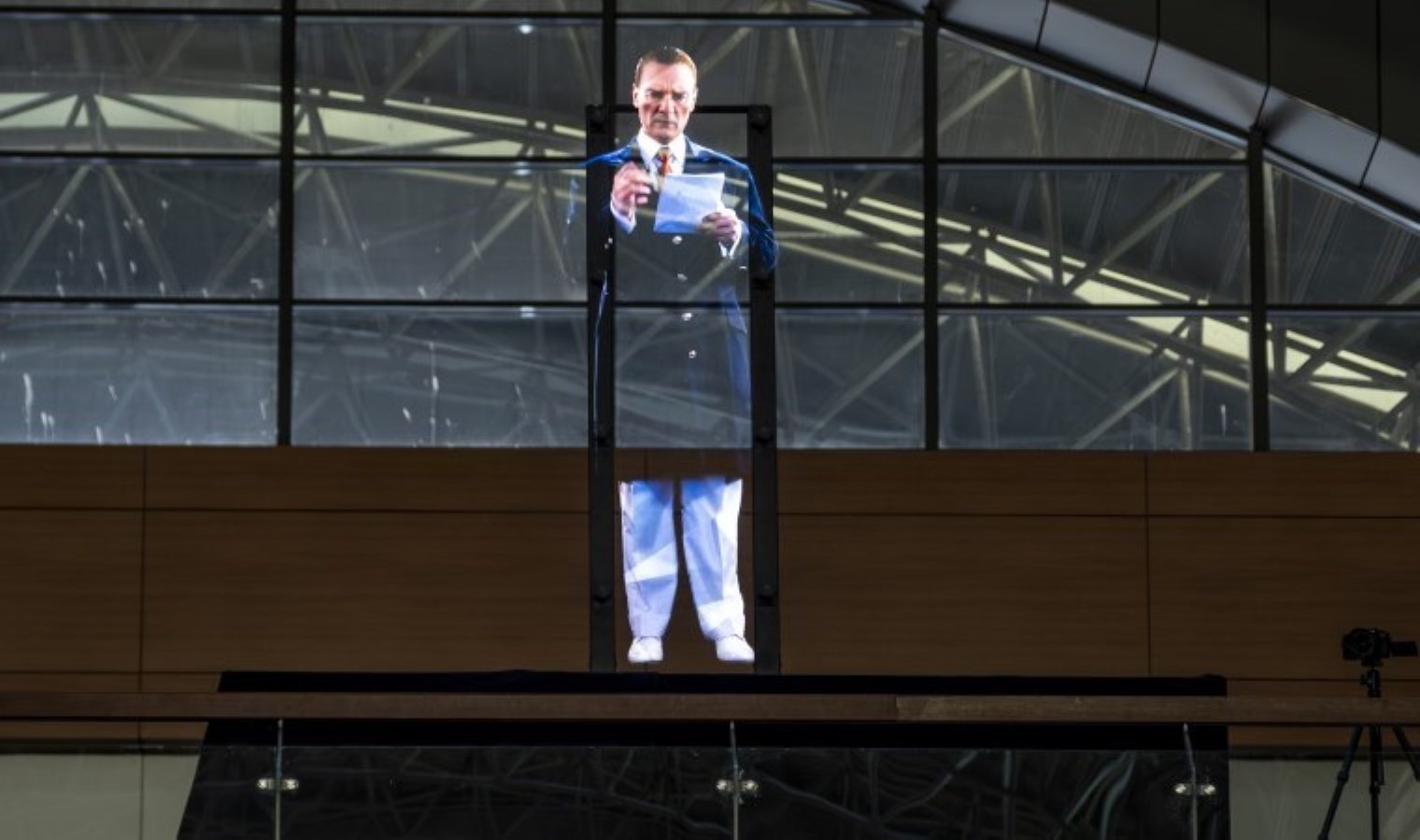 Ulu Önder Mustafa Kemal Atatürk’ün kendi sesiyle ‘Nutuk’ okuduğu görüntüler İstanbul Sabiha Gökçen Havalimanı’nda hologram ile yansıtıldı