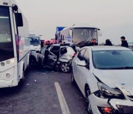 Yalova’da 5 araçlık zincirleme kaza: 4 yaralı